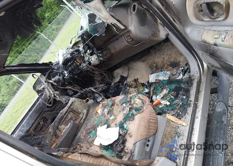 2000 Chevrolet Tahoe Z71 из США, поврежденный, VIN 1GNEK13R0YR201945